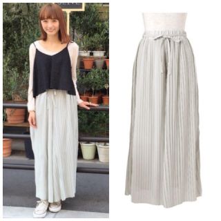 フラワー(flower)のflow pleats pants(その他)