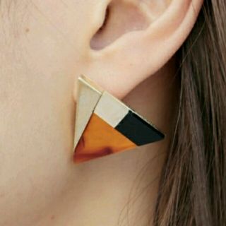 アメリヴィンテージ(Ameri VINTAGE)のAmeri / TRIANGLE COLOR BLOCK PIERCE(ピアス)