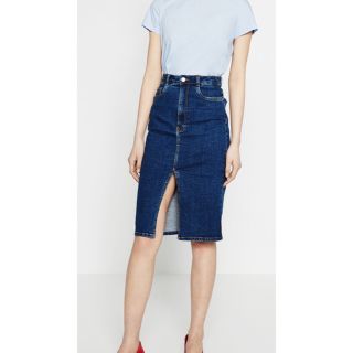 ザラ(ZARA)のZARA☆前スリットデニムタイトスカート(ひざ丈スカート)