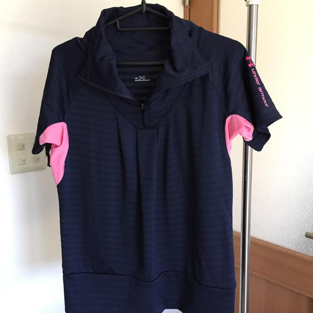 UNDER ARMOUR(アンダーアーマー)のアンダーアーマー  レディースのトップス(Tシャツ(半袖/袖なし))の商品写真