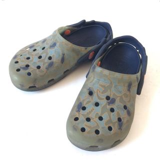 クロックス(crocs)のｃｒｏｃｓ★カーキ ネイビー★19㎝前後(サンダル)