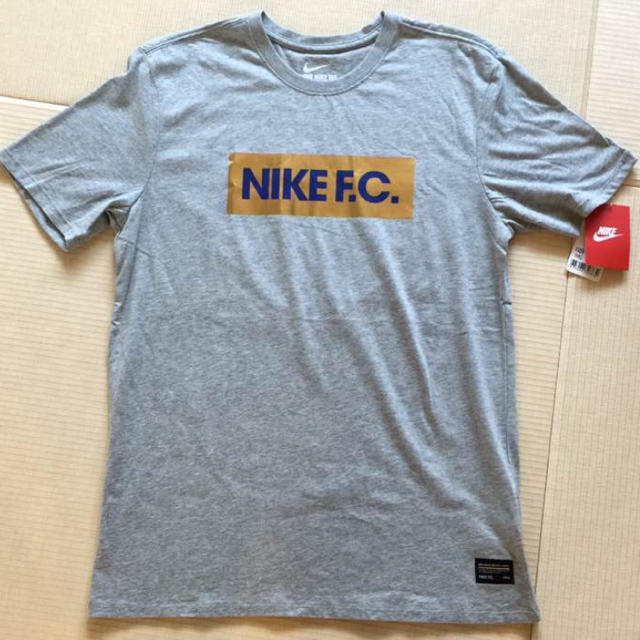 NIKE(ナイキ)の送料込！新品タグ付 NIKE F.C.BOX LOGO Tシャツ ナイキ CR7 メンズのトップス(Tシャツ/カットソー(半袖/袖なし))の商品写真