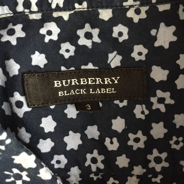 BURBERRY(バーバリー)のバーバリーブラックレーベル 花柄シャツ Lサイズ メンズのトップス(シャツ)の商品写真