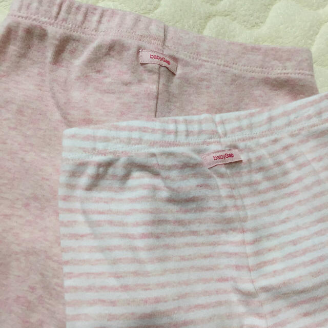 babyGAP(ベビーギャップ)のGAPベビー パンツ2枚SET キッズ/ベビー/マタニティのベビー服(~85cm)(パンツ)の商品写真