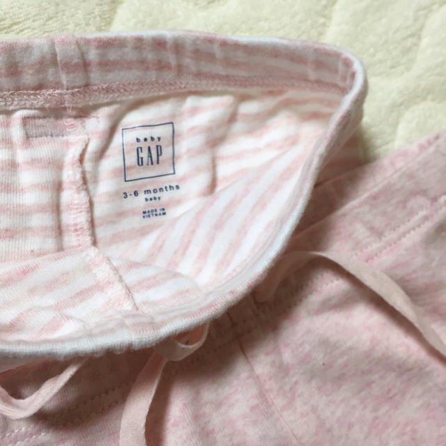 babyGAP(ベビーギャップ)のGAPベビー パンツ2枚SET キッズ/ベビー/マタニティのベビー服(~85cm)(パンツ)の商品写真