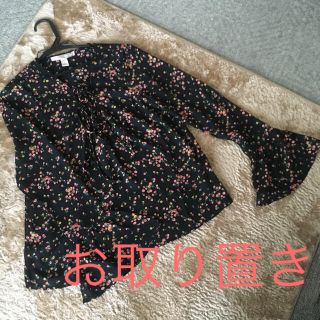 フォーエバートゥエンティーワン(FOREVER 21)のforever21 花柄 ブラウス(シャツ/ブラウス(長袖/七分))