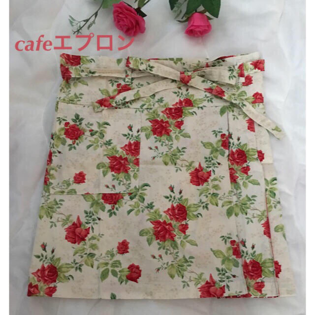 LAURA ASHLEY(ローラアシュレイ)のshirinaさま専用❤️【未使用品】薔薇のcafeエプロン レディースのルームウェア/パジャマ(その他)の商品写真