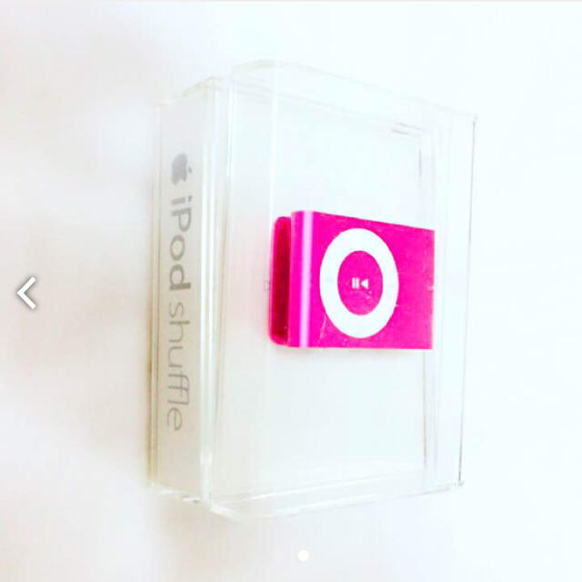 Apple(アップル)のiPod shuffle 1GB ピンク♡ Apple アップル スマホ/家電/カメラのオーディオ機器(ポータブルプレーヤー)の商品写真
