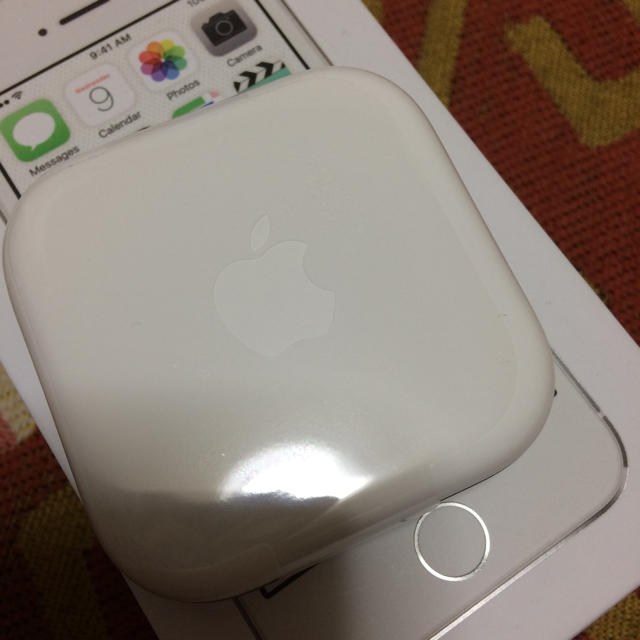 Apple(アップル)のアップル イヤホン 新品 スマホ/家電/カメラのオーディオ機器(ヘッドフォン/イヤフォン)の商品写真