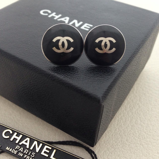 CHANEL(シャネル)のCHANEL ピアス 刻印あり レディースのアクセサリー(ピアス)の商品写真