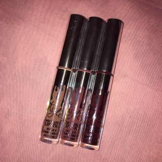 カイリーコスメティックス(Kylie Cosmetics)のKylie Jenner  マットミニリップ ２本セット(口紅)