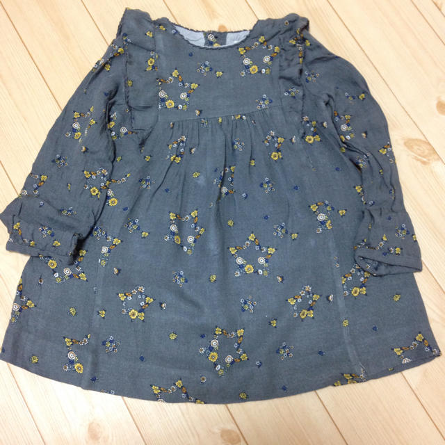 ZARA KIDS(ザラキッズ)のZARA babygirl♡2/3フラワーワンピース キッズ/ベビー/マタニティのキッズ服女の子用(90cm~)(ワンピース)の商品写真