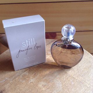 ジェニファーロペス(J.Lo)の極美品☆ still ジェニファー・ロペス EDP 香水 30ml(香水(女性用))