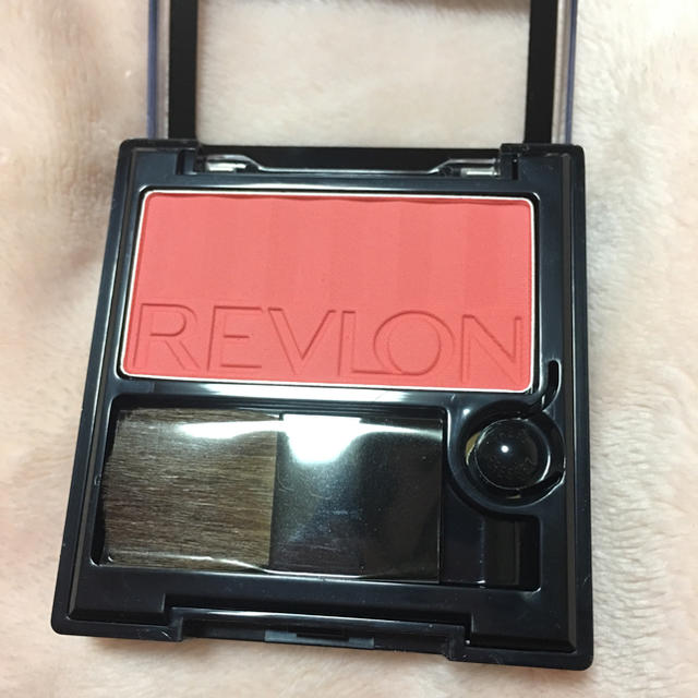 REVLON(レブロン)のレブロン チーク マットパウダー ブラッシュ 11 マンゴーオレンジ コスメ/美容のベースメイク/化粧品(チーク)の商品写真