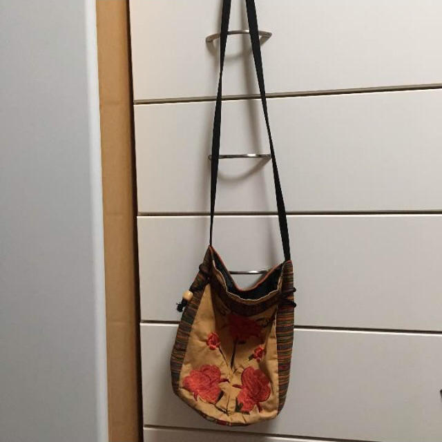 メキシコ 花柄 刺繍 ショルダー ポシェット エスニック雑貨 レディースのバッグ(ショルダーバッグ)の商品写真