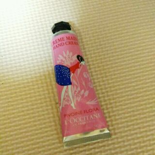 ロクシタン(L'OCCITANE)ののらくろ様専用　　ロクシタン　ハンドクリーム　30ml(ハンドクリーム)