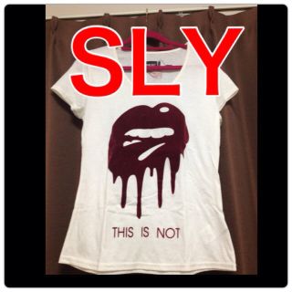 スライ(SLY)のＳＬＹ♡リップTシャツ(Tシャツ(半袖/袖なし))