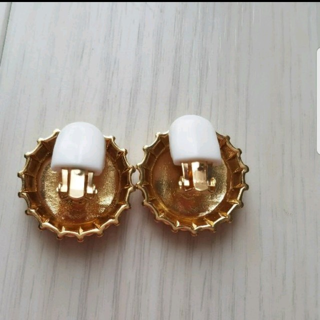 RODEO CROWNS(ロデオクラウンズ)のロデオクラウンズ　コカ・コーライヤリング　新品　値下げ可 レディースのアクセサリー(イヤリング)の商品写真