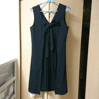 エイミーイストワール(eimy istoire)のback pleats dress

(ミニワンピース)