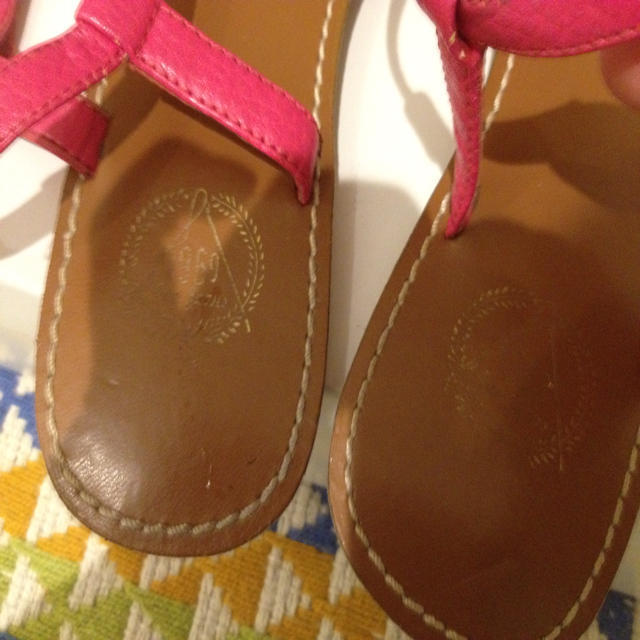 GAP(ギャップ)のGAP春カラービビットサンダル チェーン レディースの靴/シューズ(サンダル)の商品写真