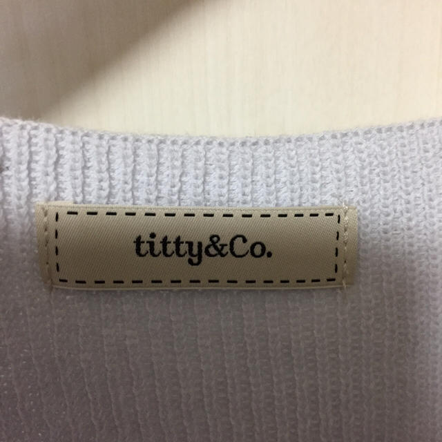 titty&co(ティティアンドコー)のノースリーニットワンピース レディースのワンピース(ひざ丈ワンピース)の商品写真