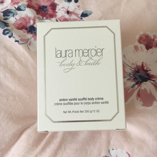 laura mercier(ローラメルシエ)のローラ メルシエ＊ホイップボディクリーム アンバーバニラ コスメ/美容のボディケア(ボディクリーム)の商品写真