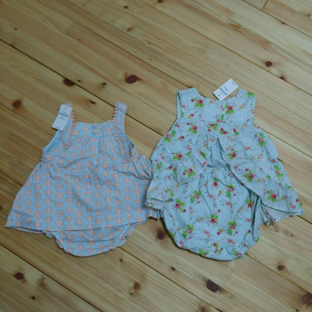 babyGAP(ベビーギャップ)の完売商品　2セット90 キッズ/ベビー/マタニティのキッズ服女の子用(90cm~)(ブラウス)の商品写真