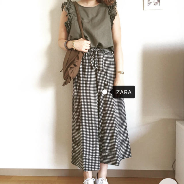 ZARA(ザラ)のzara ギンガムチェック パンツ レディースのパンツ(クロップドパンツ)の商品写真