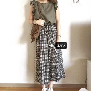 ザラ(ZARA)のzara ギンガムチェック パンツ(クロップドパンツ)