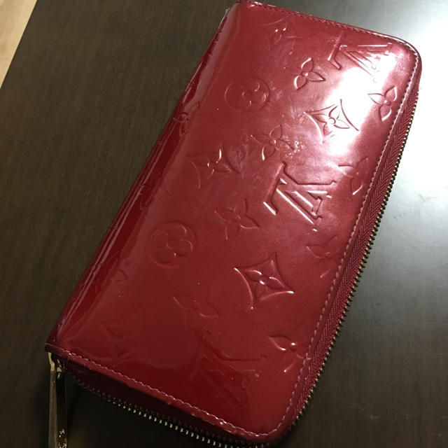 ルイヴィトン ヴェルニ ラウンドファスナー 長財布 レディース