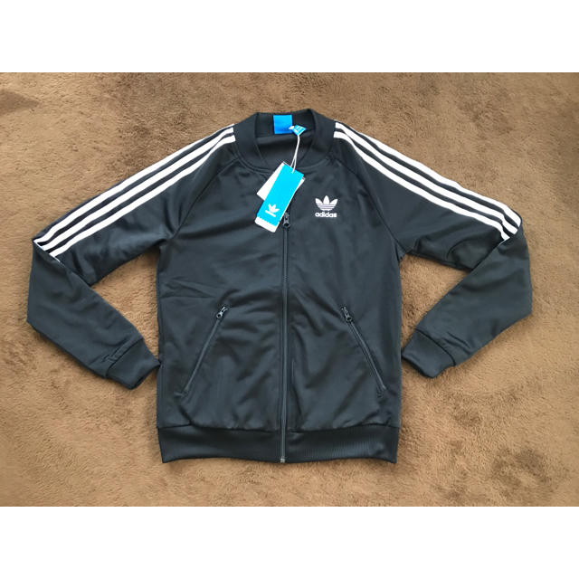 adidas(アディダス)の新品 完売品 adidas original パーカー レディースのトップス(パーカー)の商品写真