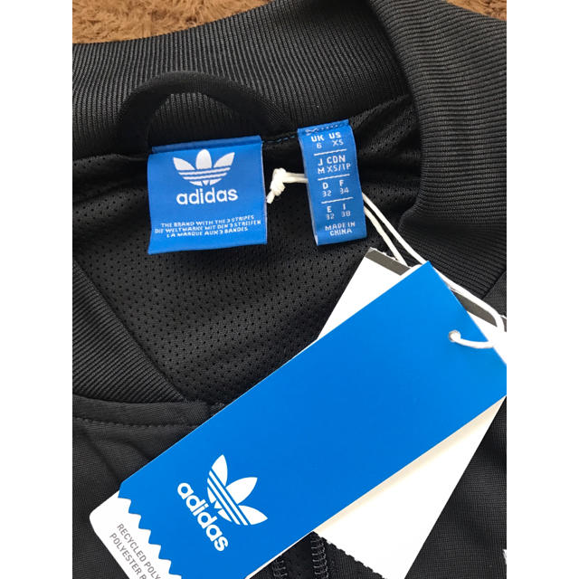 adidas(アディダス)の新品 完売品 adidas original パーカー レディースのトップス(パーカー)の商品写真