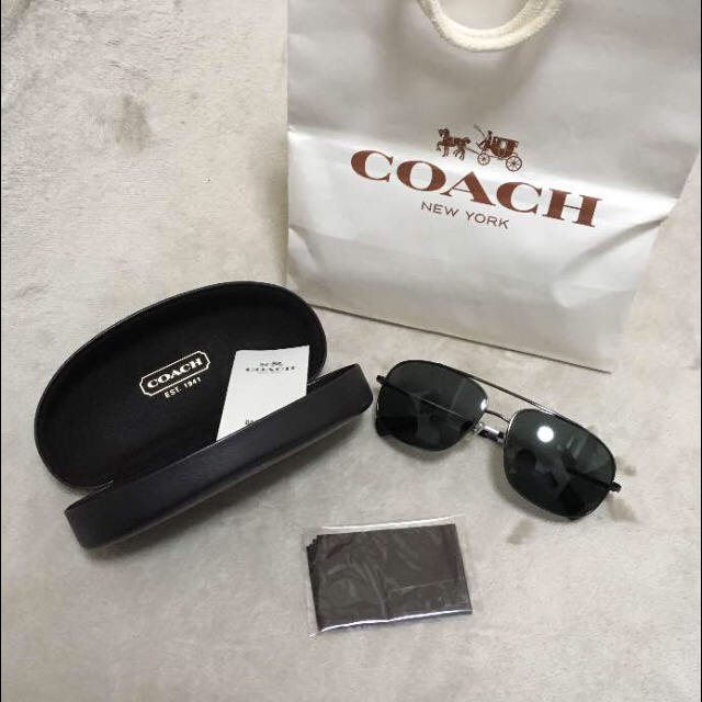 COACH(コーチ)のCOACH メンズ ティアドロップ サングラス 新品未使用 メンズのファッション小物(サングラス/メガネ)の商品写真