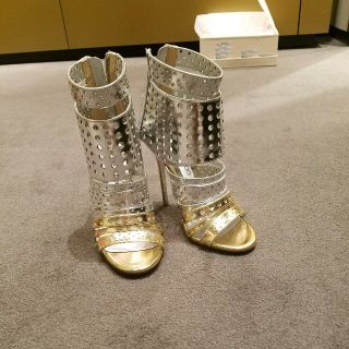 ジミーチュウ(JIMMY CHOO)のJIMMY CHOO　靴(サンダル)