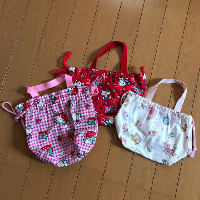 サンリオ(サンリオ)のお弁当袋 3点セット ハンドメイド キッズ/ベビー/マタニティのこども用バッグ(ランチボックス巾着)の商品写真