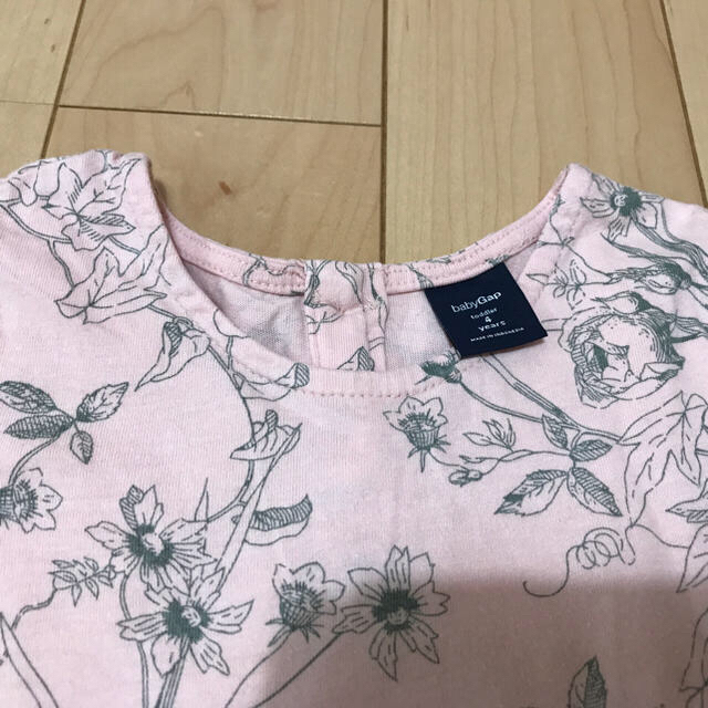 babyGAP(ベビーギャップ)のbabyGAP  花柄 ワンピース  ボタニカル   105センチ  4歳 キッズ/ベビー/マタニティのキッズ服女の子用(90cm~)(ワンピース)の商品写真