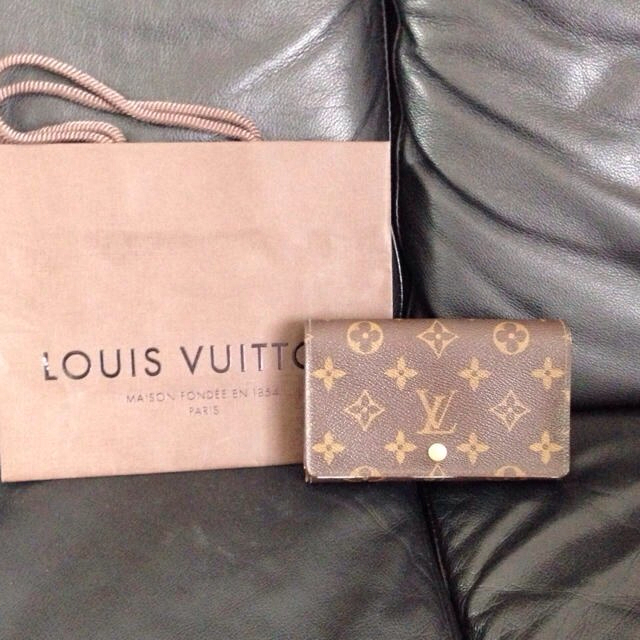 LOUIS VUITTON - ポルトフォイユ・トレゾール 旧デザインの通販 LOUIS VUITTON - ポルトフォイユ・トレゾール 旧デザインの通販