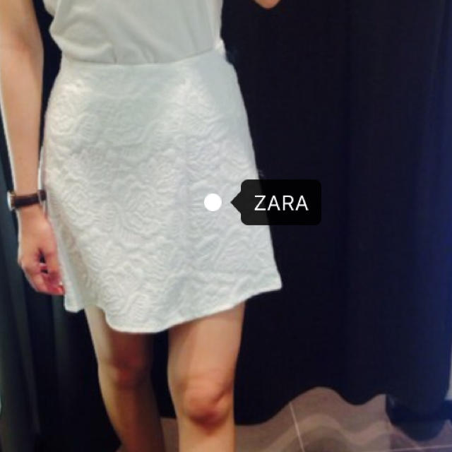 ZARA(ザラ)のZARA♡お花刺繍スカート♡ホワイトスカート♡snidel♡DHOLIC レディースのスカート(ミニスカート)の商品写真