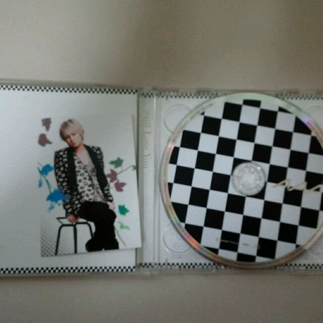 AAA(トリプルエー)のaina 様　専用　　AAA シングルCD＋DVD エンタメ/ホビーのCD(ポップス/ロック(邦楽))の商品写真