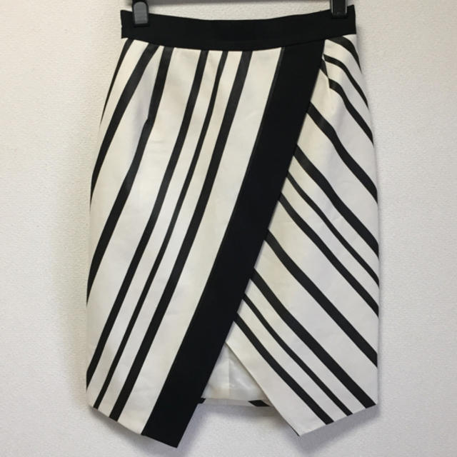 H&M(エイチアンドエム)の【未使用】H&M 膝丈スカート レディースのスカート(ひざ丈スカート)の商品写真