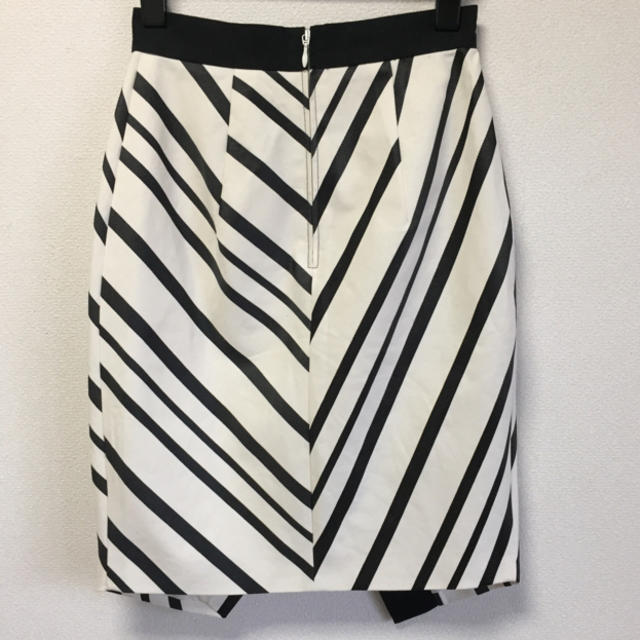 H&M(エイチアンドエム)の【未使用】H&M 膝丈スカート レディースのスカート(ひざ丈スカート)の商品写真
