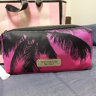 ヴィクトリアズシークレット(Victoria's Secret)のVICTORIA'S SECRET ポーチ❤️紙袋付き✨(ポーチ)