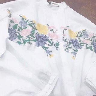 ザラ(ZARA)のZARA刺繍トップス(シャツ/ブラウス(長袖/七分))