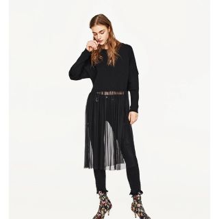 ザラ(ZARA)のザラ チュール トップス(トレーナー/スウェット)