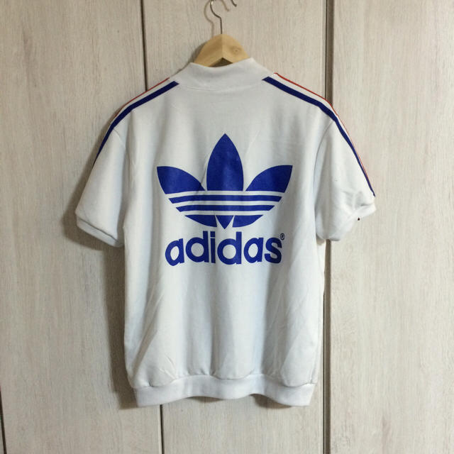 adidas(アディダス)のadidas ビッグロゴtee メンズのトップス(Tシャツ/カットソー(半袖/袖なし))の商品写真