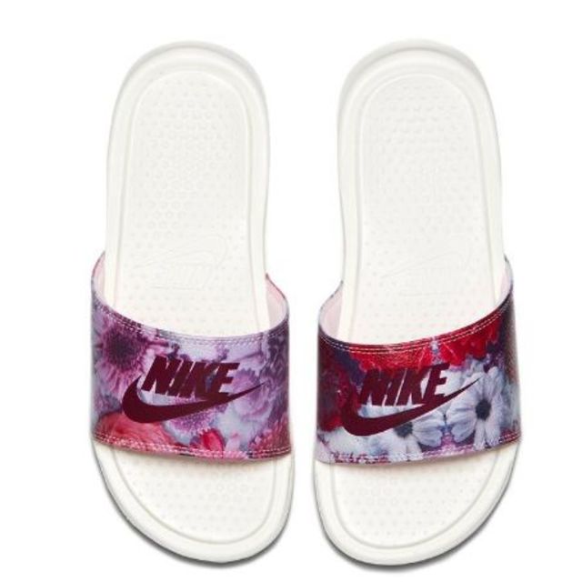 NIKE - 【新品未使用】Nike*新作花柄ベナッシサンダルの通販 by NIKE - 【新品未使用】Nike*新作花柄ベナッシサンダルの通販 by
