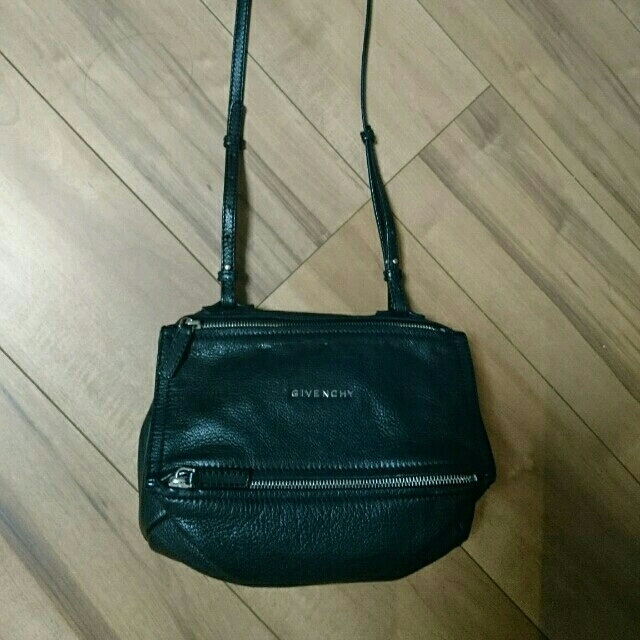 GIVENCHY - マチルダ様GIVENCHY☆パンドラ ミニショルダーバッグ・黒
