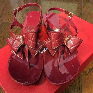 サルヴァトーレフェラガモ(Salvatore Ferragamo)の超美品 フェラガモ リボン トング サンダル(サンダル)