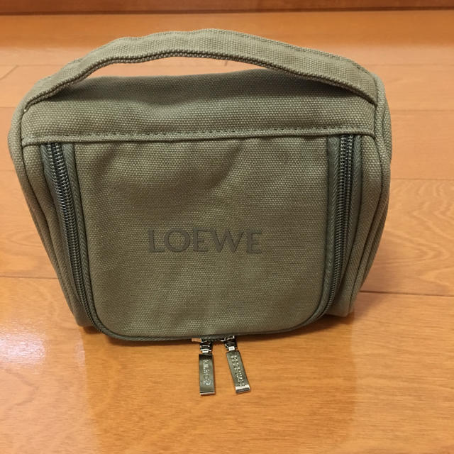 LOEWE(ロエベ)のLOEWE JAL ファーストクラス アメニティ未開封 インテリア/住まい/日用品の日用品/生活雑貨/旅行(旅行用品)の商品写真