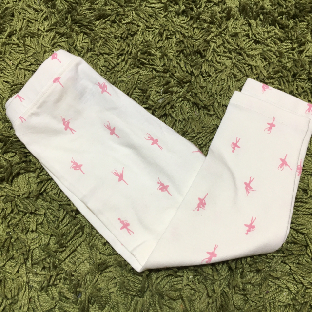 Branshes(ブランシェス)の専用！新品 ブランシェスＴシャツ &GAPレギンス キッズ/ベビー/マタニティのキッズ服女の子用(90cm~)(Tシャツ/カットソー)の商品写真